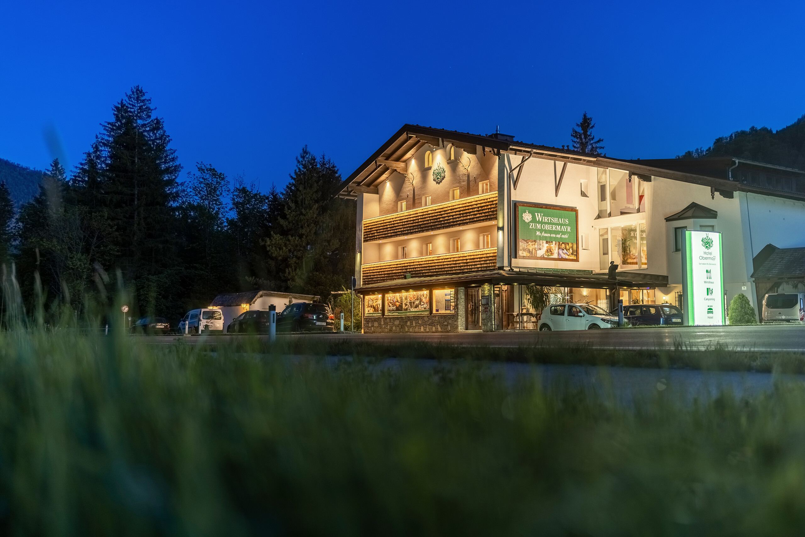 Außenansicht vom Hotel Obermayr im Salzkammergut