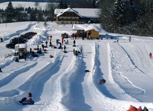 Snowtubing für Groß und Klein in der Faistenau