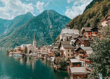 Blick auf die weltberühmte Gemeinde Hallstatt.