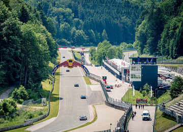 Blick auf den Start- und Zielbereich am Salzburg Ring.